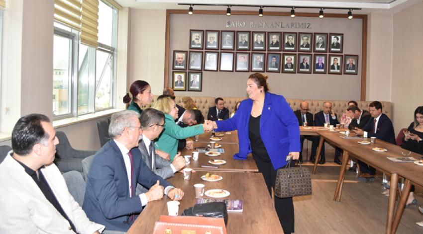 Avukatlar bayramlaştı