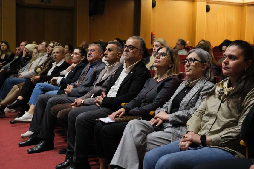 Büyükşehir’den “Karnımız mı aç ruhumuz mu?” konulu söyleşi