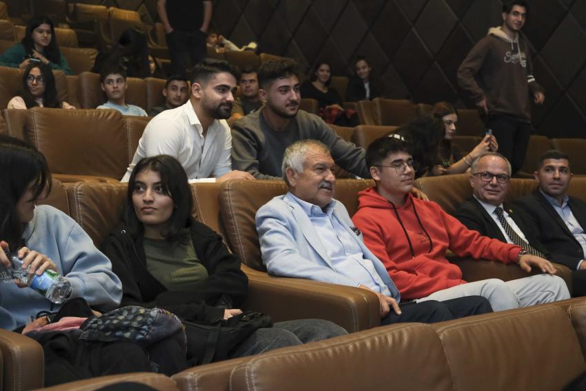 1000 genç Atatürk filmini izledi