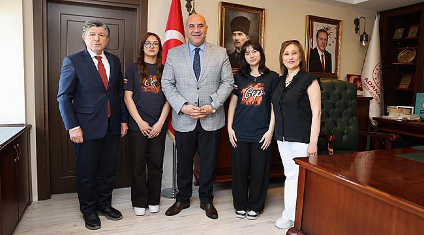 Başarılarının öyküsünü anlattılar