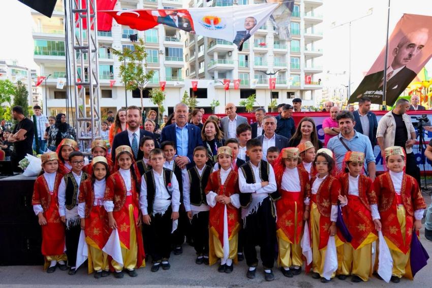 Ceyhan İsmet İnönü Kent Meydanı açıldı