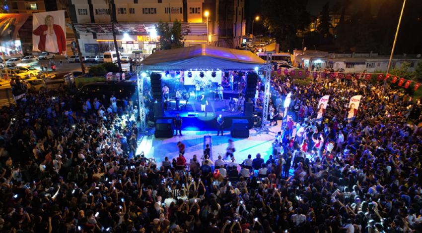 Ceyhanlı gençler Bilal Sonses’le stres attı