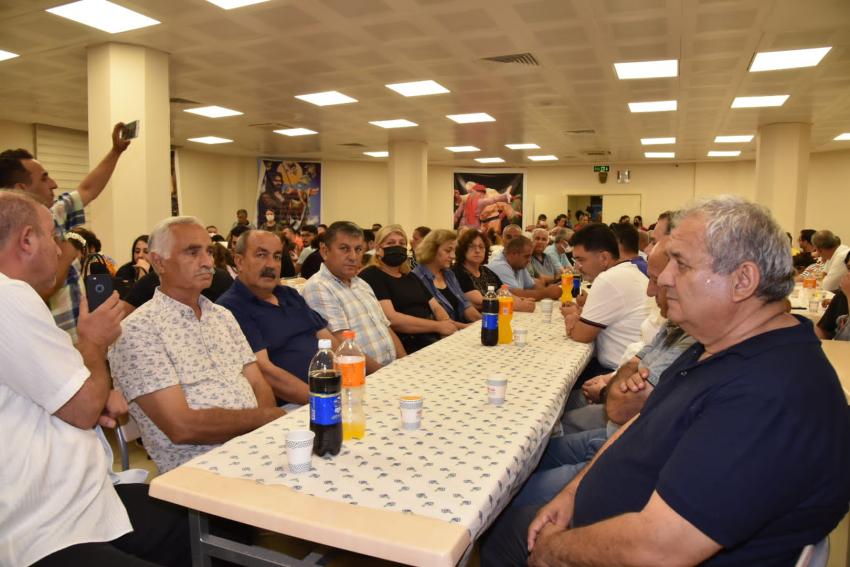 Ceyhanlılar lokmasını paylaştı