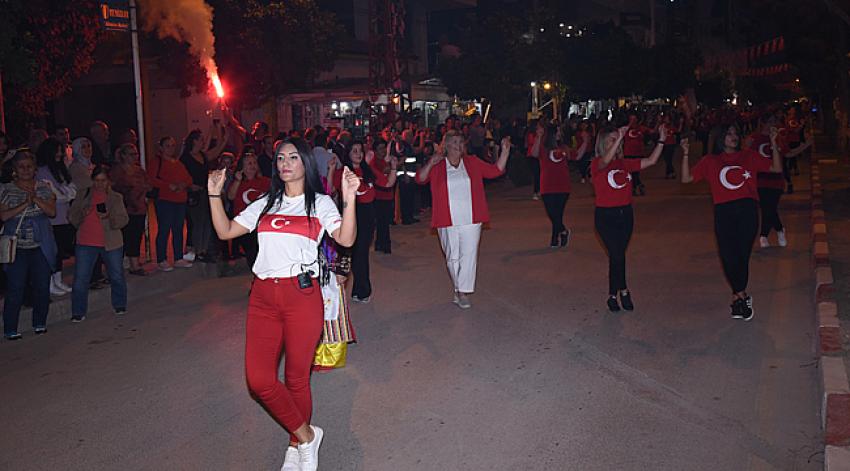 200 Ceyhanlının zeybek oyunu tarihe geçti