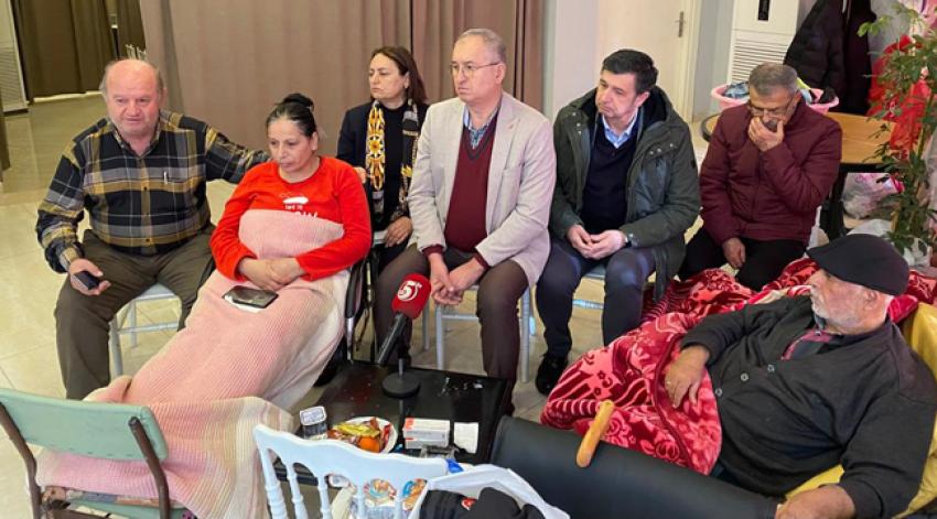 CHP heyeti, ÇGC'deki depremzedelerle buluştu