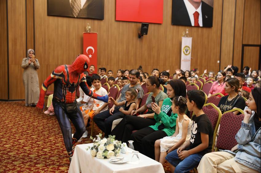 Çocuklar gönüllerince eğlendi