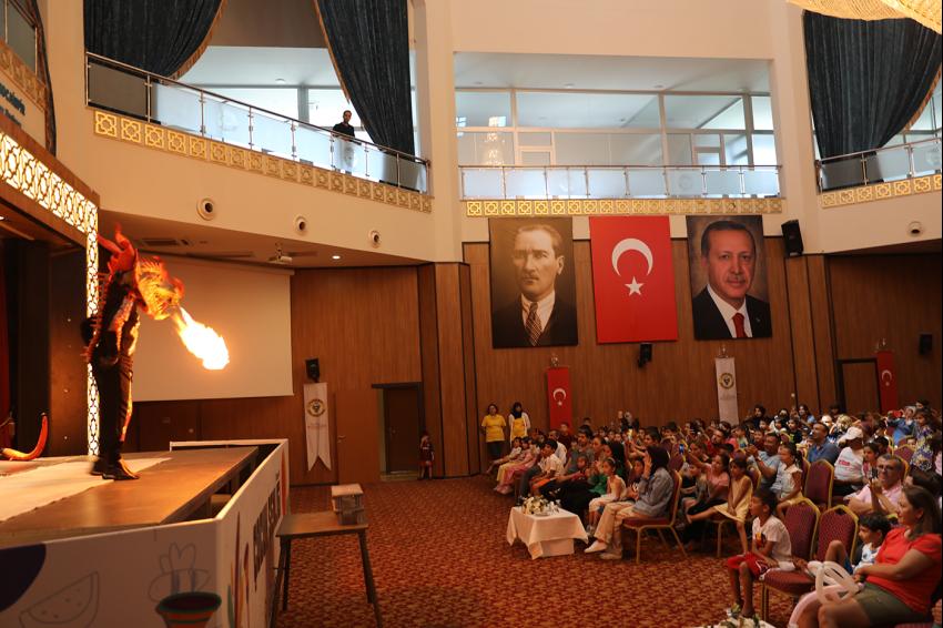 Çocuklar gönüllerince eğlendi