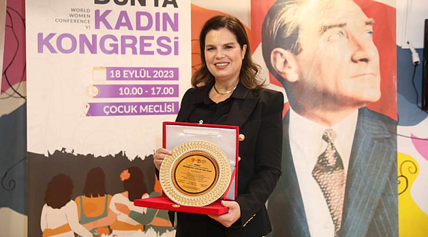 Prof. Dr. Tuncel’e 'Yılın Kadın Rektörü' ödülü