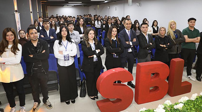 Gençler Küresel Sorunlara Çözüm Aradı