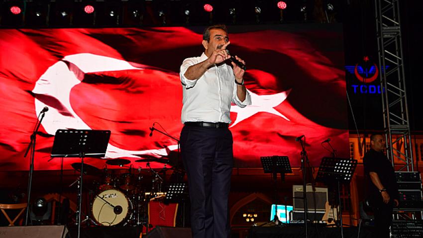 “Büyük zaferi coşkuyla kutluyoruz”