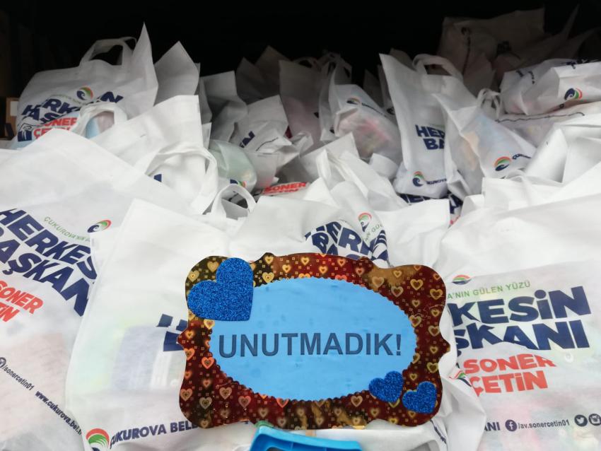 Depremzede arkadaşlarına oyuncak gönderdiler