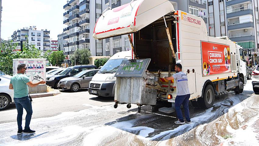 Çukurova’da konteynerler ilaçlı su ile yıkanıyor