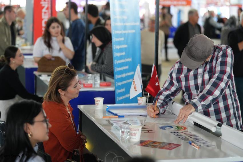 İŞ ARAYANLARLA İŞVERENLER ÇUKUROVA’DA BULUŞUYOR
