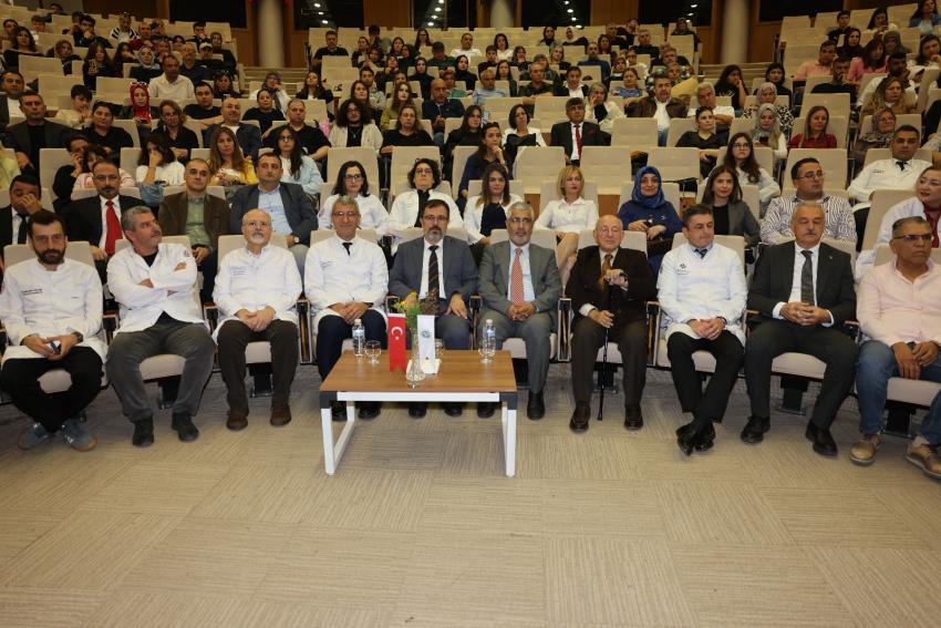 Diş hekimi adayları önlük giydi