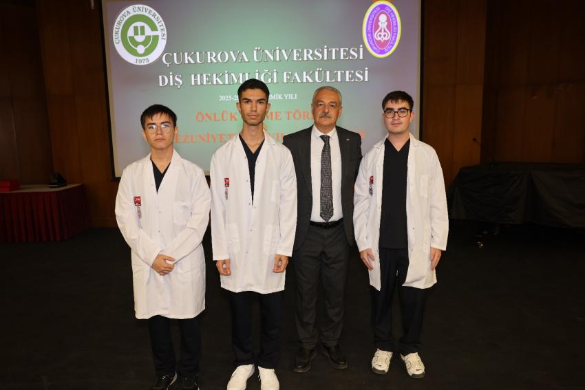 Diş hekimi adayları önlük giydi