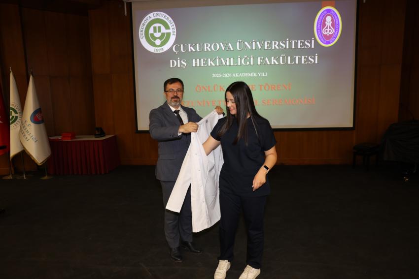 Diş hekimi adayları önlük giydi