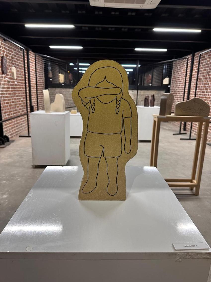 ÇÜ'den seramik ve tekstil sergisi