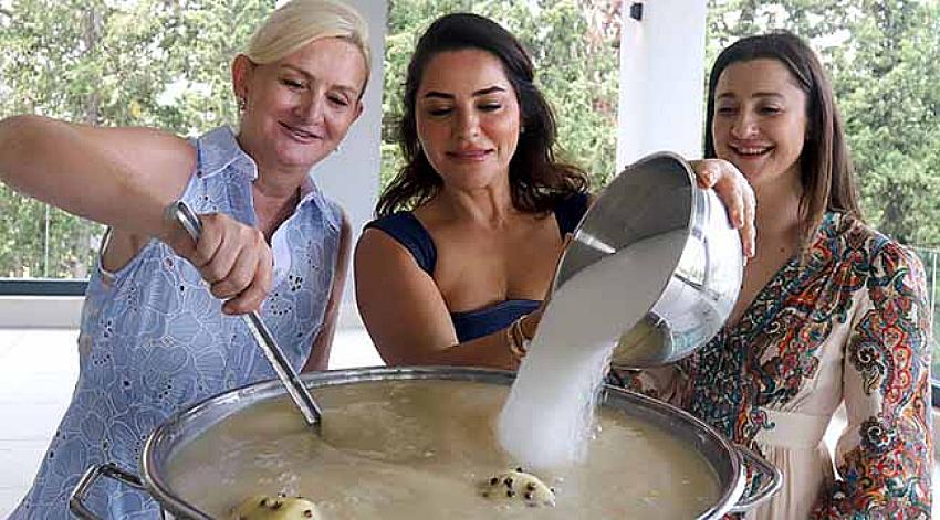 Aşure Kazanında Dayanışma Pişti