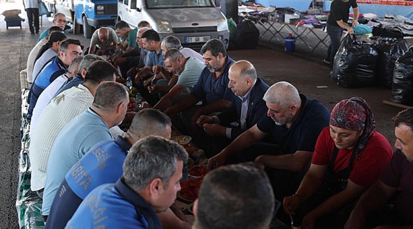 Demirçalı, pazarcılarla kahvaltıda buluştu