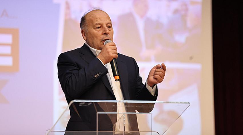 'Geçmişe takılıp kalmadan önümüze bakacağız'