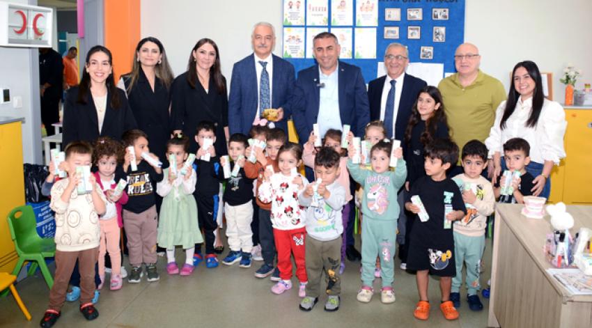 3-5 Yaşındaki Çocuklara Diş Fırçalama Teknikleri Anlatıldı
