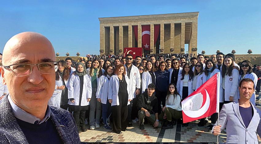 Hekimler ulu önder Atatürk'ün huzurunda