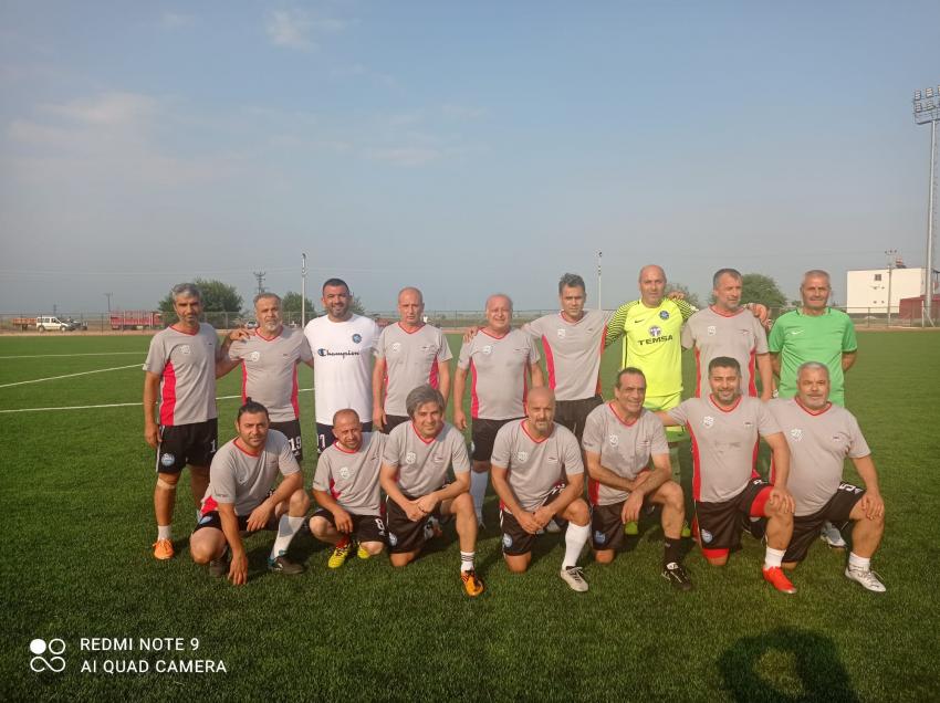 Dostlar Masterlar Derneği’nden futbol resitali