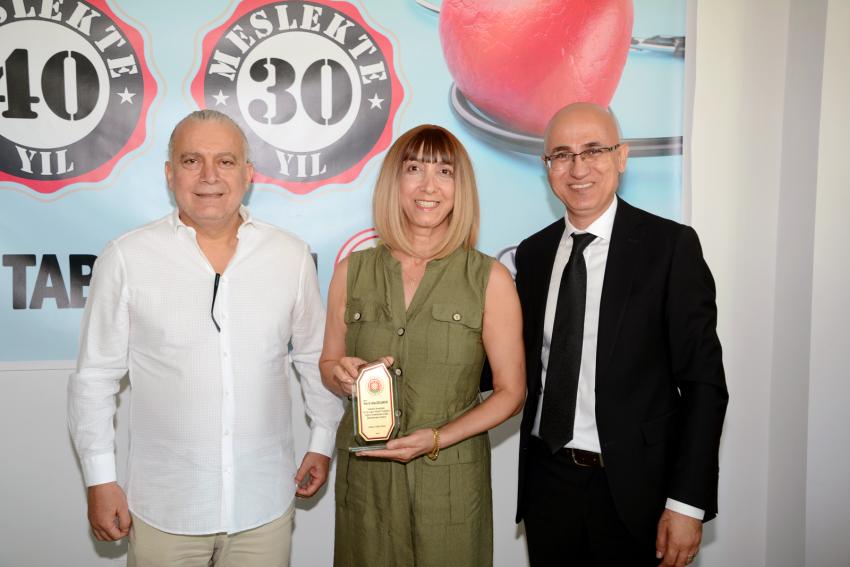 Yılların hekimlerine plaket