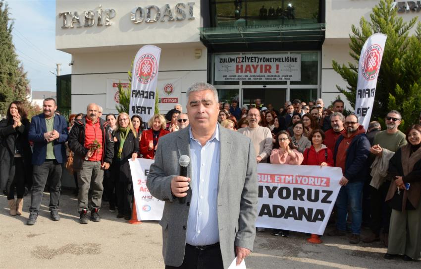 Hekimlerden simitli eylem