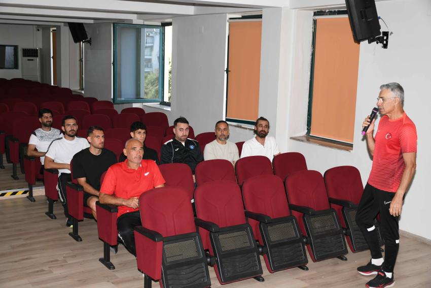 TFF Kalecilik Günleri seminerlerinin ilki Adana'da yapıldı