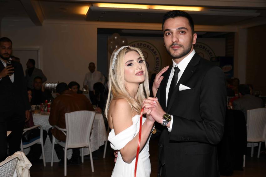 Taylan Özgür Ayna evliliğe ilk adımı attı