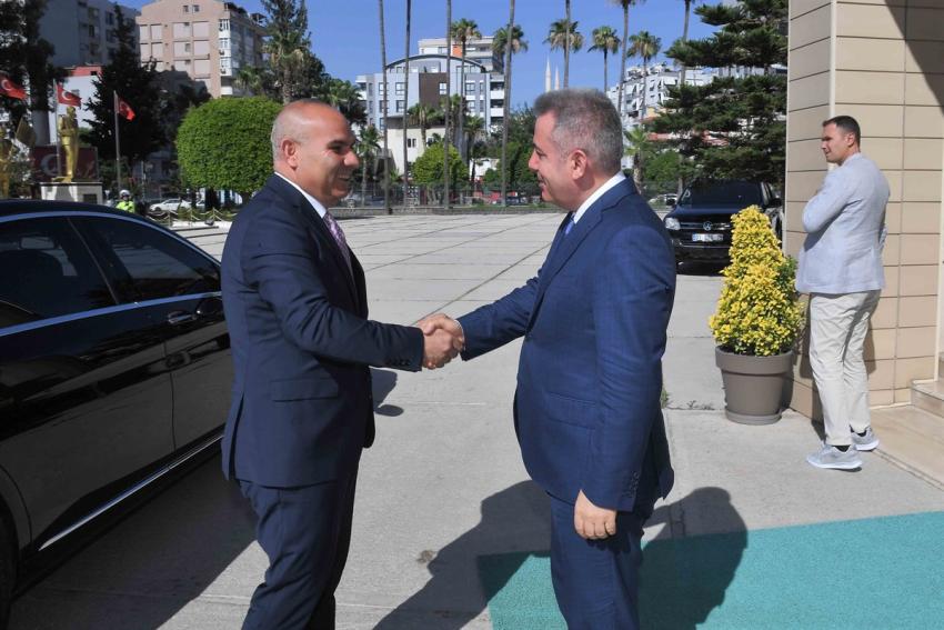 Komşu valiler