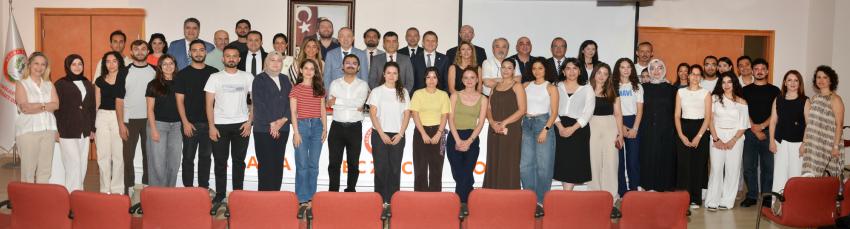 Ecz. Elekarışmaz, “Eczacılıkta istihdamın artırılması için var gücümüzle çalışıyoruz”