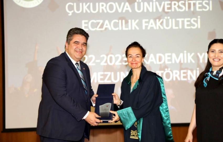 54 eczacı mezun oldu