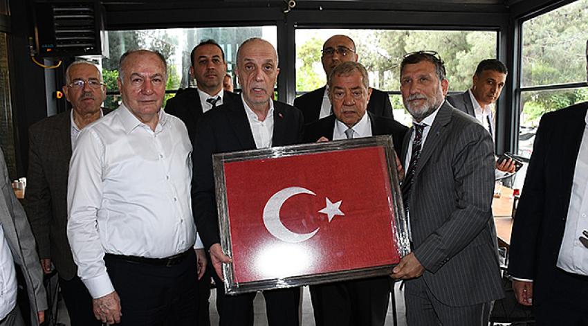 “Nerede ihtiyaç varsa biz oradayız çünkü biz TÜRK-İş’iz”