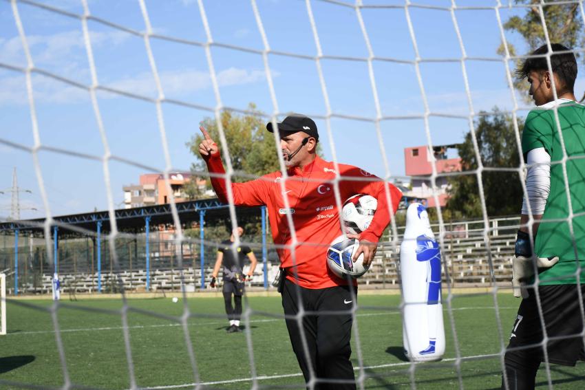 TFF Kalecilik Günleri seminerlerinin ilki Adana'da yapıldı