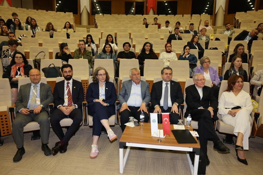 “Adana Bir Kültür ve Bilgi Şehri”