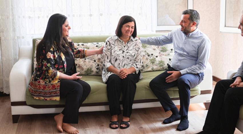İşten çıkartılan şehit eşine Cumhurbaşkanı sahip çıktı