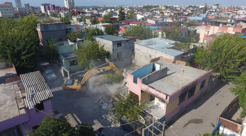 Ulubatlı Hasan yıkılıyor