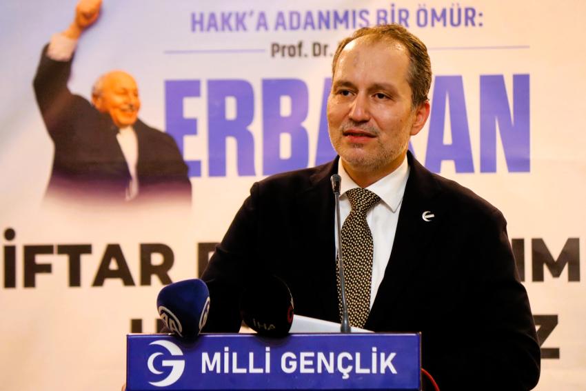 Adana'da Erbakan izdihamı