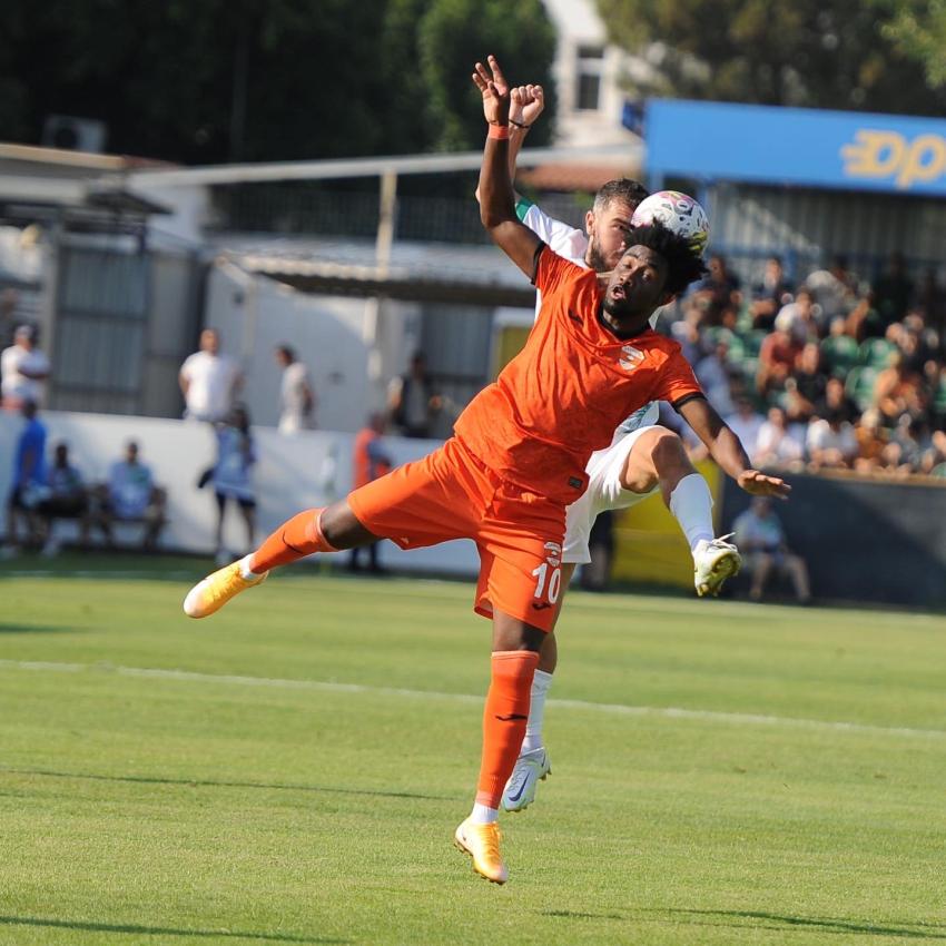 Adanaspor 90+5'te 1 puanı aldı