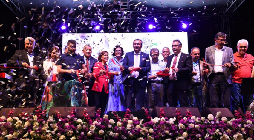 Adana’da jakaranda coşkusu