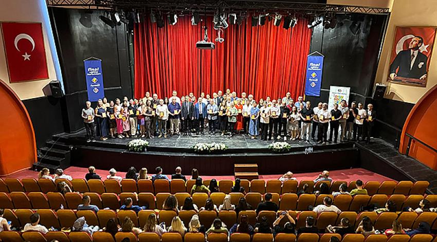 Final’den çoşkulu başlangıç