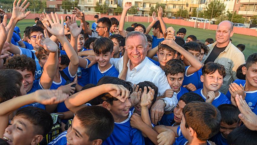 Başkan Akay, geleceğin yıldızlarıyla bir araya geldi