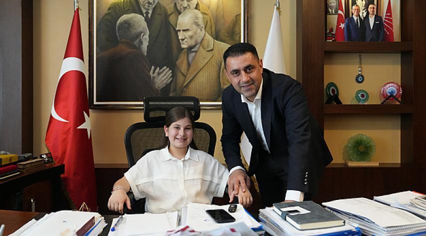 Geleceğin Başkanları Makamda