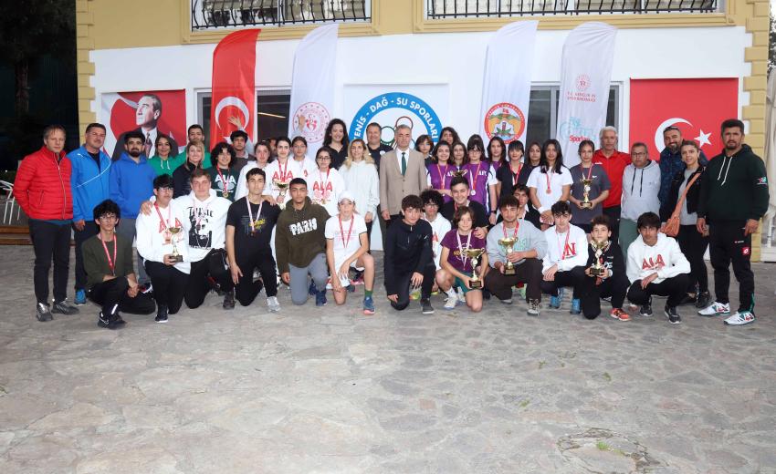 Gençler Tenis İl Birinciliği müsabakaları yapıldı
