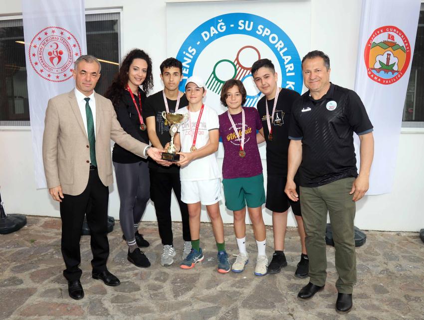 Gençler Tenis İl Birinciliği müsabakaları yapıldı
