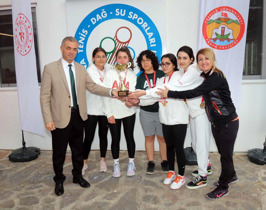 Gençler Tenis İl Birinciliği müsabakaları yapıldı
