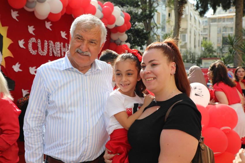 Miniklerin, Cumhuriyet coşkusu