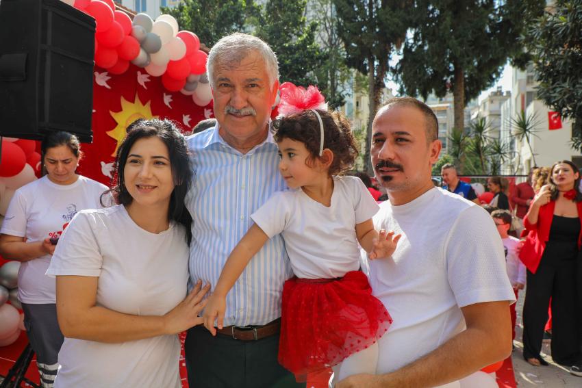 Miniklerin, Cumhuriyet coşkusu
